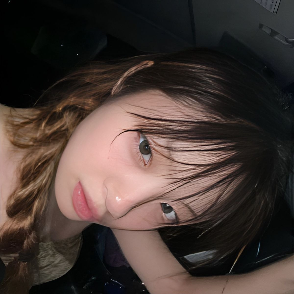 KaceyWhitis2x's tweet photo. 今天這集看到最後Chris的線下發展應該是萌萌
大概是在七月那時候chris頭貼跟萌萌都同樣是韓國街上的照片色調也一樣～ 但很快就換掉了 兩人好像也同時出現在韓國 但也不太確定小觀察而已！ https://t.co/lMNw18twE0