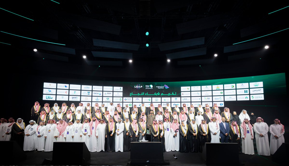 MCgovSA's tweet photo. لتجربة رقمية أكثر سهولة وأمانًا.. 

تتكامل جهود الوزارة لتسهيل تجربة المستخدم، وإتاحة خدمات قطاع الأعمال والمستهلك عبر تطبيق "توكلنا".

#ليب26