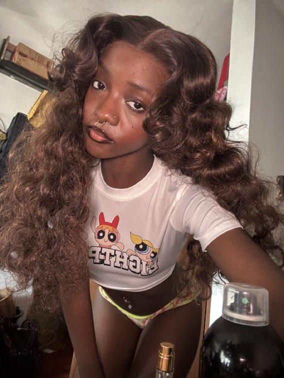 Ba_blaqcheddar's tweet photo. Nobody should drag me oh but how is this girl ugly please?😭 https://t.co/opMNd4slZ9