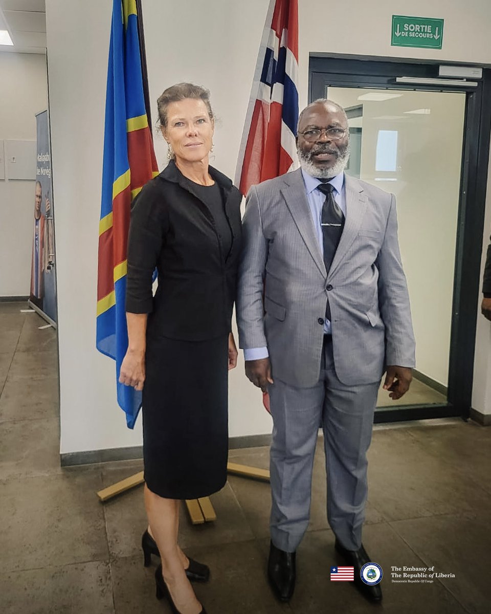 EmbLiberiaDRC's tweet photo. 🇱🇷🇳🇴 Dans le cadre des hommages officiels rendus à feu Sa Majesté le Roi Harald V de Norvège, le Chef de Mission de l'Ambassade de la République du Libéria en République Démocratique du Congo, Son Excellence Dr Da Monyson Tarr, s'est rendu à la Chancellerie de l'Ambassade Royale de Norvège à Kinshasa afin de signer le registre de condoléances.

Au nom du Gouvernement et du peuple libériens, le Chef de Mission a exprimé la profonde compassion et la solidarité de la République du Libéria envers la Famille Royale, les autorités et l'ensemble du peuple norvégien durement éprouvés par cette perte.

L'Ambassade réitère en cette douloureuse circonstance ses sentiments de sincère sympathie et de haute considération au Royaume de Norvège. 

————————— 
🇱🇷🇳🇴 In tribute to the memory of the late His Majesty King Harald V of Norway, the Head of Mission of the Embassy of the Republic of Liberia to the Democratic Republic of the Congo, His Excellency Dr. Da Monyson Tarr, visited the Royal Norwegian Embassy in Kinshasa to sign the official Book of Condolences.

On behalf of the Government and the people of Liberia, the Head of Mission conveyed Liberia’s profound sympathy and fraternal solidarity to the Royal Family, the authorities, and the people of Norway during this period of national mourning.
In these sorrowful circumstances, the 

Embassy reaffirms its heartfelt condolences and high consideration to the Kingdom of Norway.