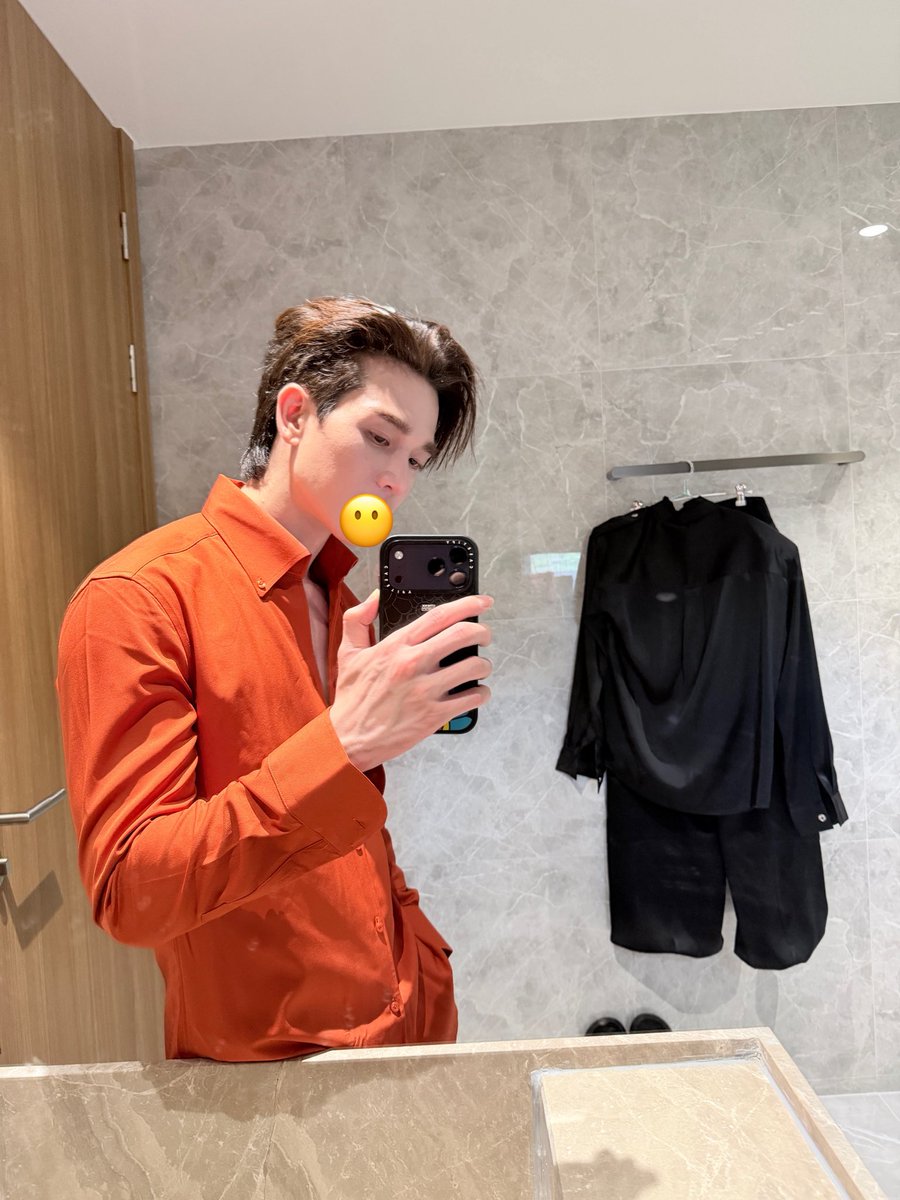 txngtxngts's tweet photo. รอคนที่อยู่โรงพยาบาล #NourTheSeries see you tonight 08:00 pm ep4 https://t.co/VX3MEs0SWu
