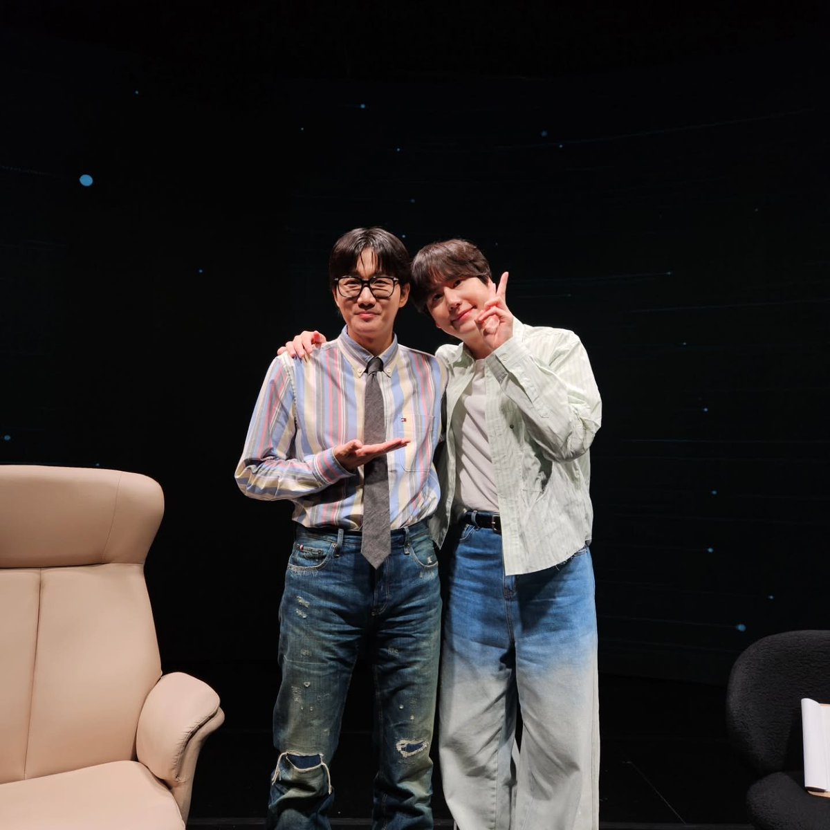 blahblah8823's tweet photo. thetruemanshow_kr Insta #규현 #KYUHYUN

[EP.29] 9월 3일 목요일 저녁 6시 30분(9/3, 6:30pm) https://t.co/XMEbpn8XkP