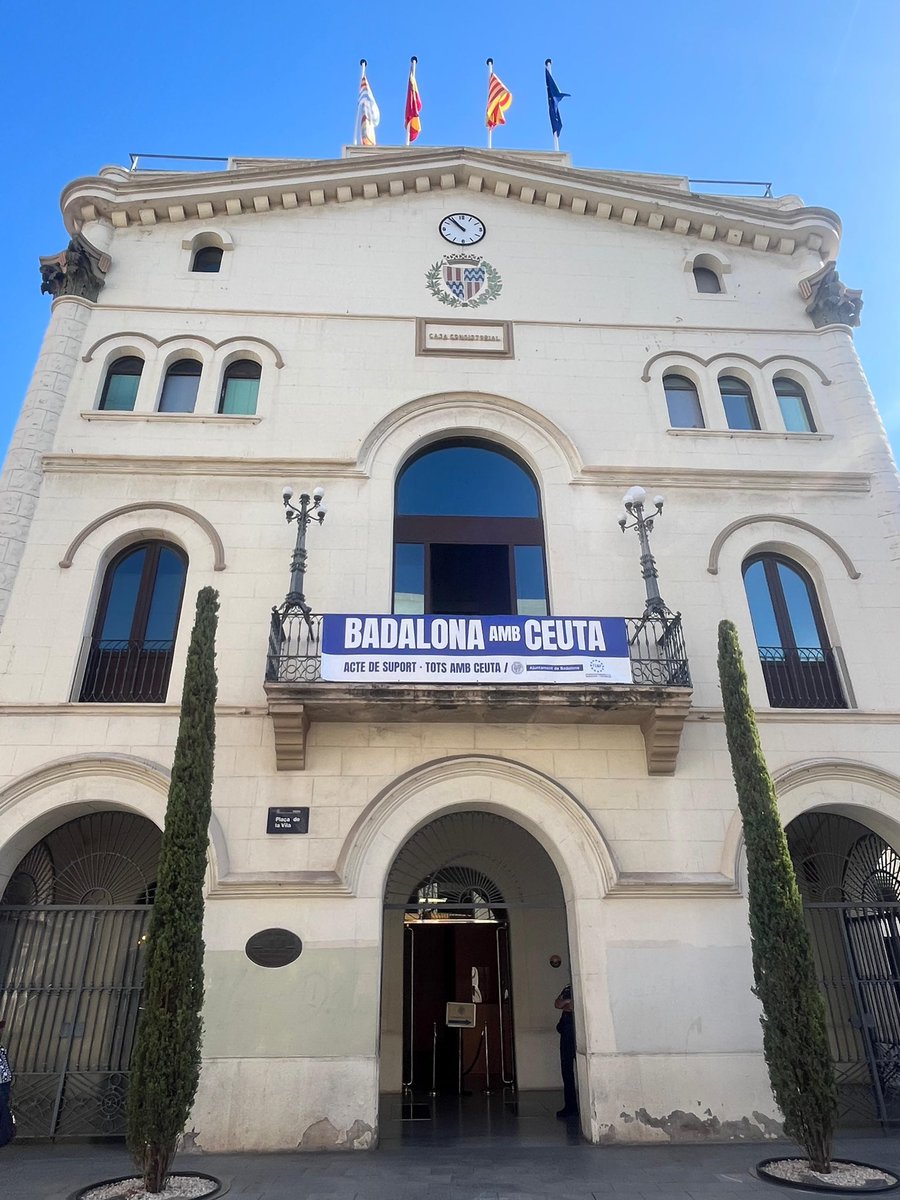Albiol_XG's tweet photo. ⚫️⚪️ #Badalona amb #CEUTA! 💪💪 Us espero aquesta tarda a les 20 h a la plaça de la Vila per fer arribar tot el nostre suport i afecte als veïns de Ceuta! https://t.co/J7S89VPWQm