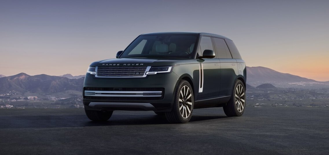 khuleonwheels's tweet photo. Range Rover’s first EV available to order in South Africa from R3.9 million. See details here: https://t.co/LzimqJllMB

#RangeRoverSA #RangeRoverEV https://t.co/EmQDZmBlK6