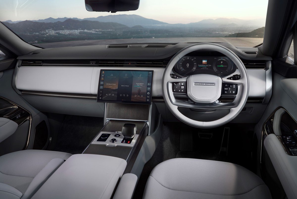 khuleonwheels's tweet photo. Range Rover’s first EV available to order in South Africa from R3.9 million. See details here: https://t.co/LzimqJllMB

#RangeRoverSA #RangeRoverEV https://t.co/EmQDZmBlK6