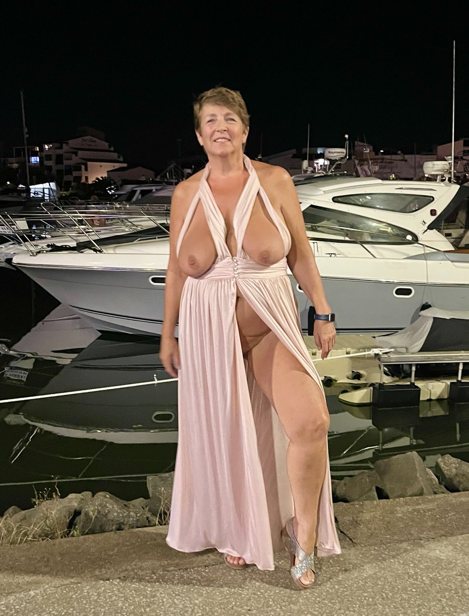RuthukSC169's tweet photo. having fun at Cap-d-agde #agde #bigboobs #missingfriends https://t.co/YwiPN8PIX1