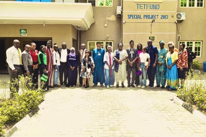 zeelouszee's tweet photo. Visit to Lagos State University of Education (LASUED) in 4 frames. 

Grateful to the Vice Chancellor, Prof. Bidemi Bilkis Lafiaji-Okuneye, for the warm reception and meaningful conversation.

Every visit is an opportunity to better understand the realities of our female students. https://t.co/nvxSjrD0yc