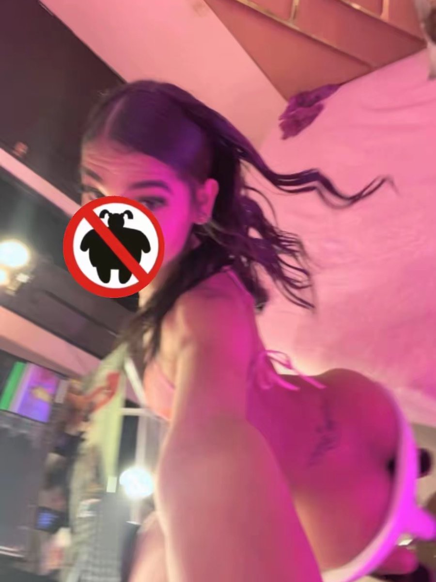 luna4042671237's tweet photo. Flaca uff 🤤 https://t.co/QzsKyjYFn2