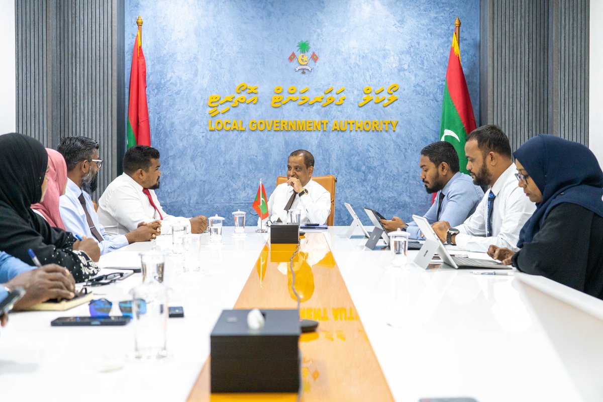 lgaMaldives's tweet photo. ހދ. ނޮޅިވަރަންފަރު ކައުންސިލަށް ދިމާވާ ދަތިތަކާއި އަދި އެހީތެރިކަން ބޭނުންވާ ކަންކަމާއި ގުޅޭގޮތުން ކައުންސިލްގެ އެދިލެއްވުމަށް ބޭއްވުނު ބައްދަލުވުން.

#LaamarukazeeRaajje
#laamarukazukurun
#baaruverirayyitheh https://t.co/o5x6K4EQSH