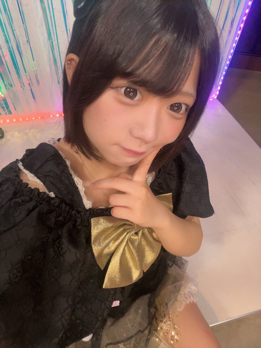tmg__ripo's tweet photo. いるよ！黒制服ー！！なんかビジュ納得いかない！ムムム…23じまで！ https://t.co/TmdI5svc5e