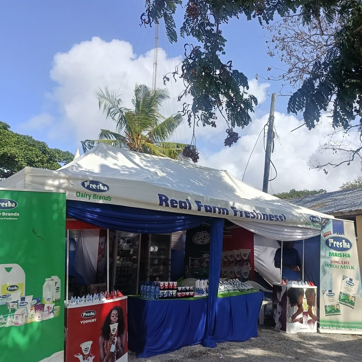 freshabrands's tweet photo. 🗣Day 1 of the ASK Mombasa International Show!🔥

Visit our Fresha stand for refreshing milk, yummy yoghurt, and much more!😋

📍Jomo Kenyatta Showground, Mkomani

🗓2nd - 6th Sept, 2026

#FreshaDairyBrands #RealFarmFreshness #ASKMombasaShow https://t.co/AqjqHyMsdT