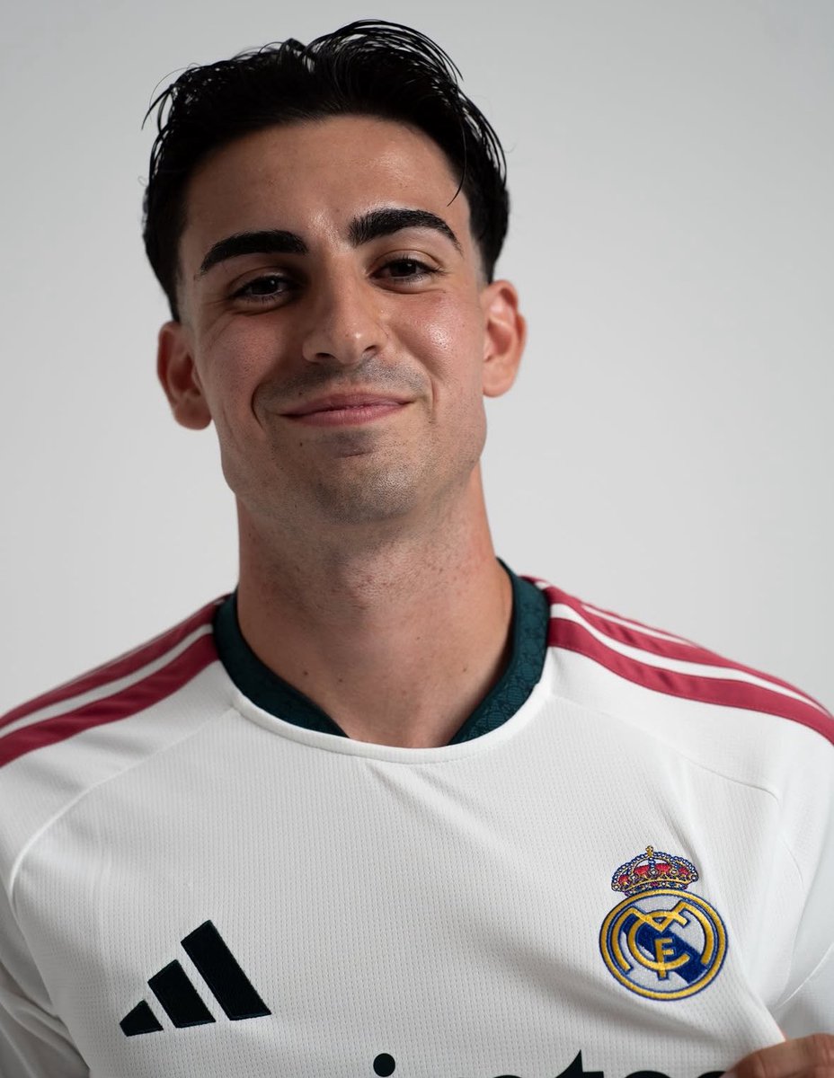 theMadridZone's tweet photo. 🚨💣 OFFICIAL: Jorge Rajado JOINS Real Madrid. 

He TERMINATED his contract with Atletico Madrid yesterday. https://t.co/N9v3dygpRe