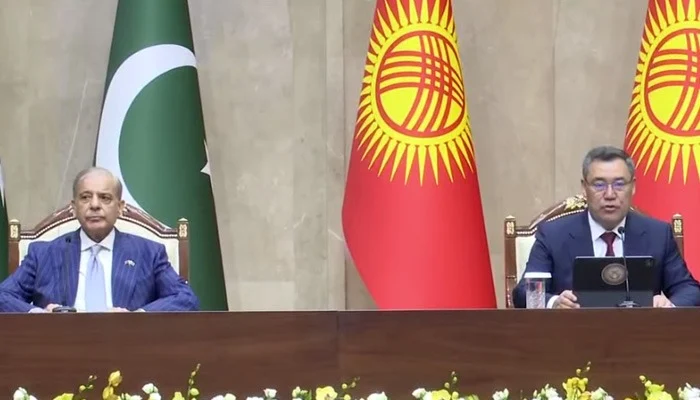 pak_hub_'s tweet photo. #Pakistan and #Kyrgyzstan are moving toward a broader partnership as Shehbaz Sharif vows to raise bilateral trade to $200 million, alongside an extradition treaty and MoUs on trade, security and education. https://t.co/RUoTRHqRLu
