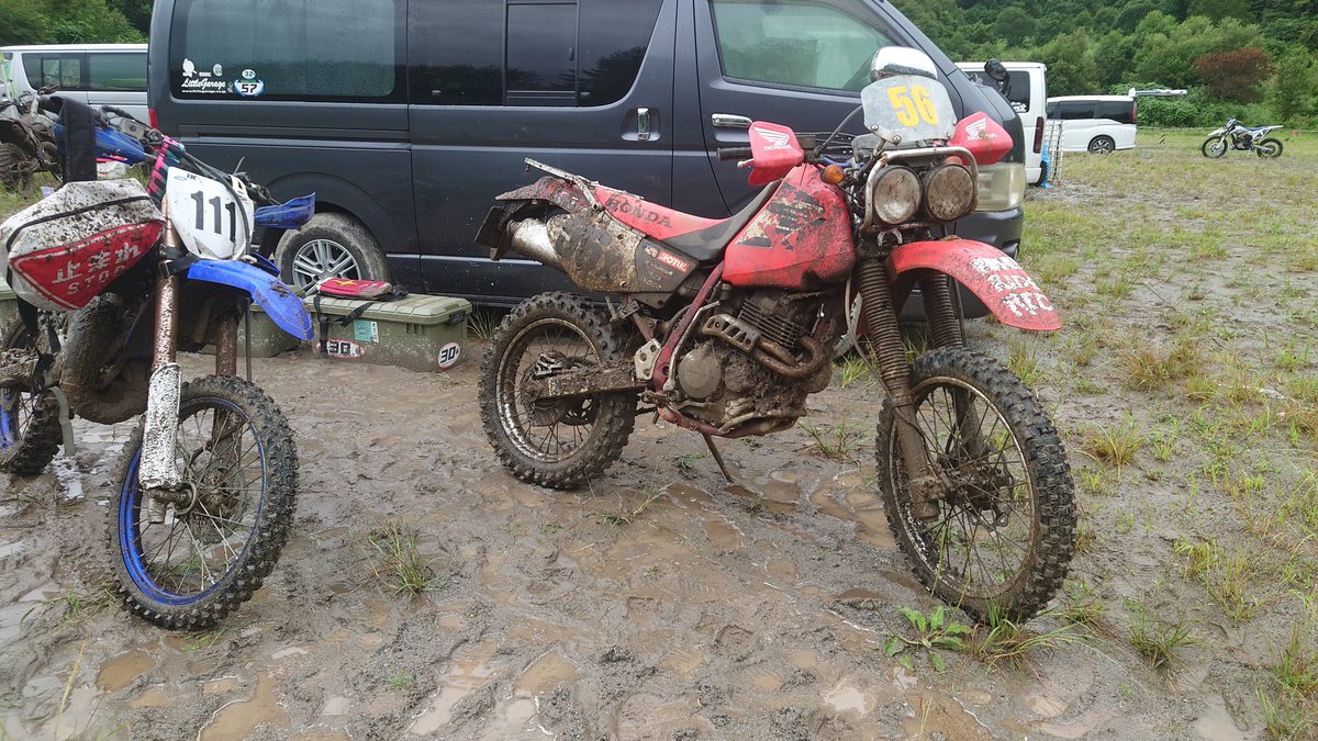 yasu_aso's tweet photo. チーズdeナイト、参加してきました。
そもそも重いXR400Rでの出場はドライコンディションに全振りしていたのだけど、コースはマディで途中で雨まで振ってくる始末😄一応完走。
スタッフの皆様、陽気な参加者の皆様、ありがとうございました。
#XR400R
#CheeseDeNight https://t.co/jWVhCpd6pL