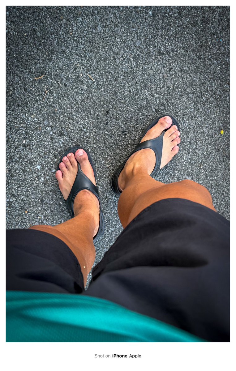 tsuyatter's tweet photo. ちょっと疲れ気味だったからリカバリーjog5km🏃
こういう時は台湾サンダルで心地よいペースで走るのがいいのよね〜。
ふぅ、スッキリ✨ https://t.co/OjbKNqeqXk