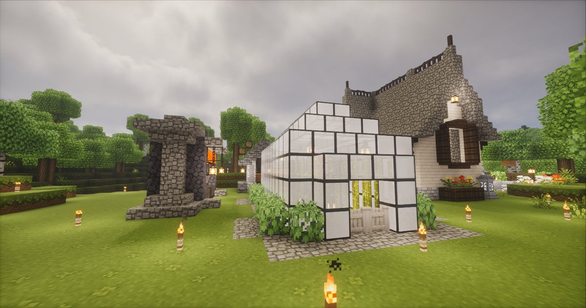 mico__craft's tweet photo. 【農業と料理を楽しむ、小さな森暮らし。】

森の中に、小さな温室を作りました🌿
朝の光がガラス越しに差し込むお気に入りの場所

今回はサトウキビの温室にしたけど次は何を育てようかなぁ✨

参考にさせていただいた動画
https://t.co/WZZM0TCG4B

#マイクラ #Minecraft #マイクラ建築 https://t.co/zyO7dGzYfB