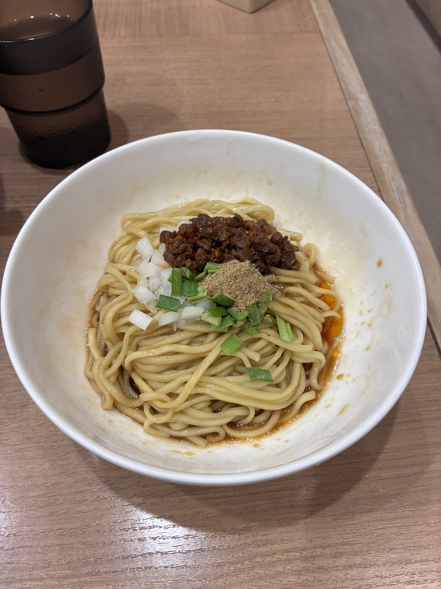 papapetty's tweet photo. 麺屋くろ松
塩ラーメンチャーシュー味玉
台湾和え玉 https://t.co/MgU6r0cE34