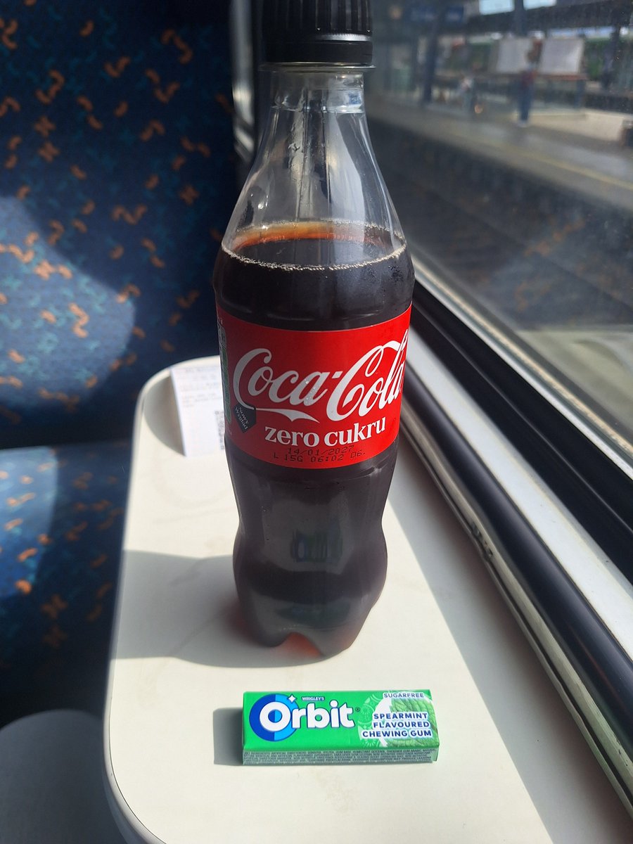 czechocide09's tweet photo. Coke zero and gum (i am putting a pic of the calorie count, because it's legit in single digits) https://t.co/IsriqDoajb