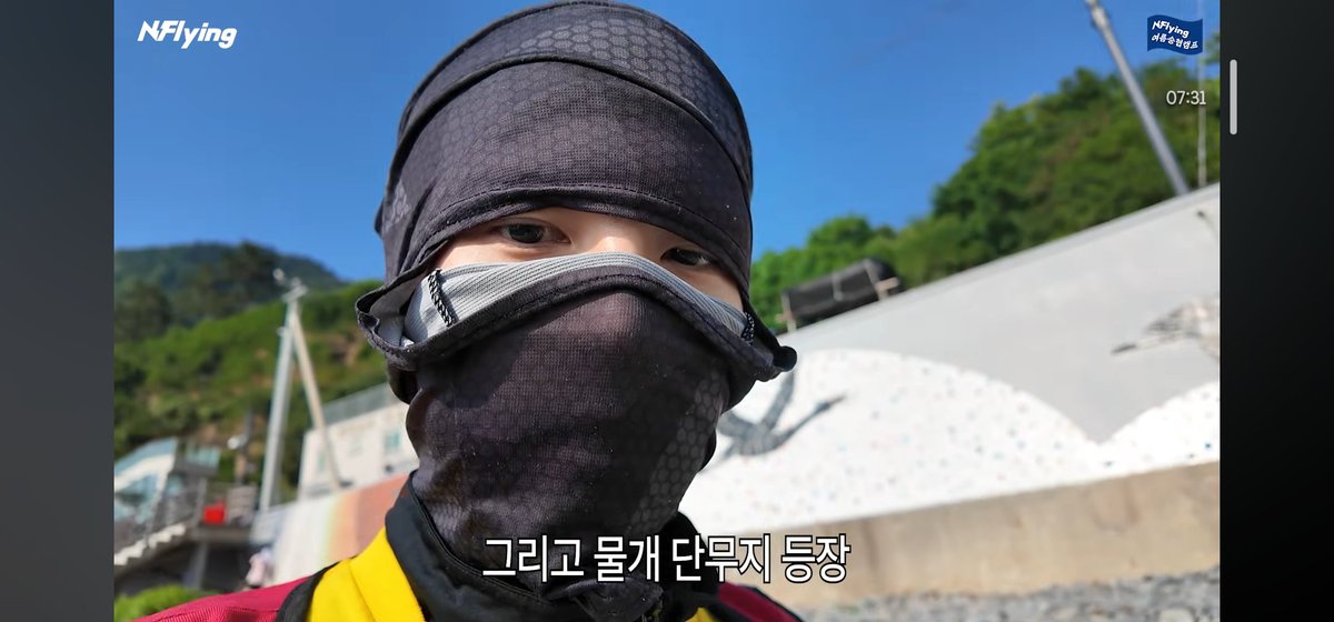 gom_mayusi_'s tweet photo. 배 쓰담쓰담 진짜 물개야?? https://t.co/Nfh1foYqN8