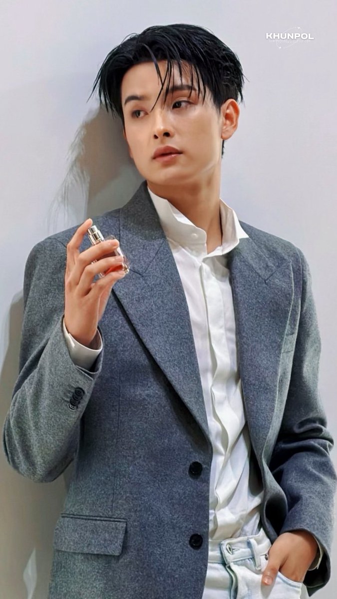 khunpolkingdom's tweet photo. A little Dior, a lot of elegance. 🤍

ขอคนละ Comment ให้กับขุนพลในลุควันนี้กันหน่อยคั้บบบบ 

KHUNPOL MISS DIOR PARAGON

#KHUNPOL
#KHUNPOLDiorBeautyParagon
#DiorBeautyxKHUNPOL https://t.co/73UAxLeEfF