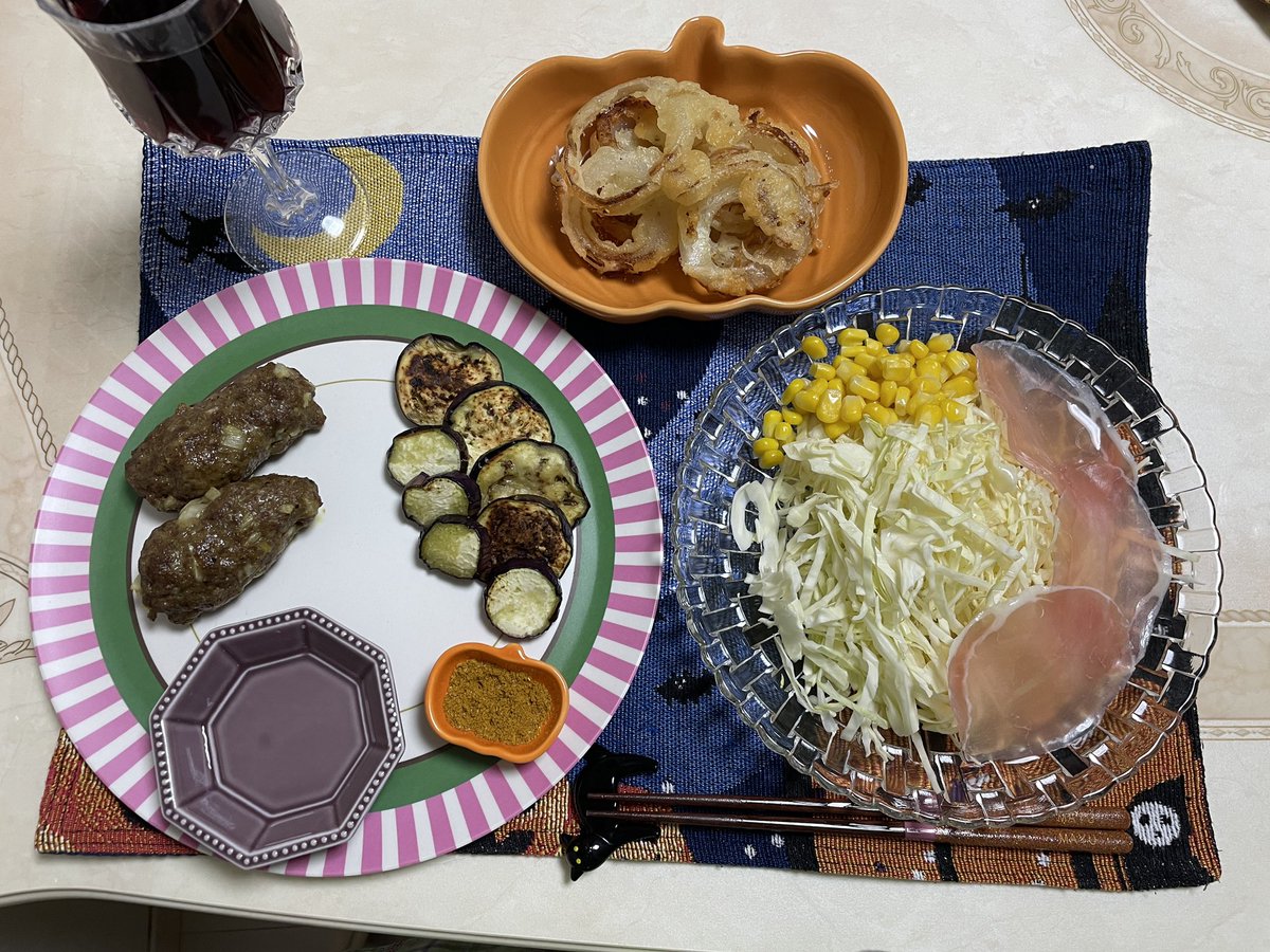VampireMayu's tweet photo. 今日はワインday🍷
だけど調子悪くて簡素な感じになっちゃった。
ここ数ヶ月、良くないね。
仕方ないね。 https://t.co/FVATdsRJ1X