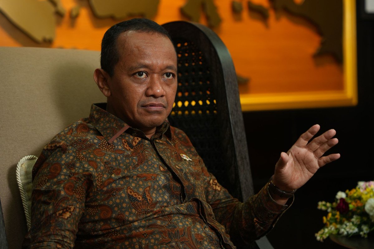 LambeSahamjja's tweet photo. klarifikasi bahlil soal proyek panas bumi di gunung ungaran:
- katanya semua udah di riset
- termasuk candi gedong songo
- jadi tidak mengganggu cagar budaya
- esdm ambil contoh dieng sebagai pembelajaran, 
- katanya di sana panas bumi bisa berjalan berdampingan sama pariwisata, budaya, & pertanian