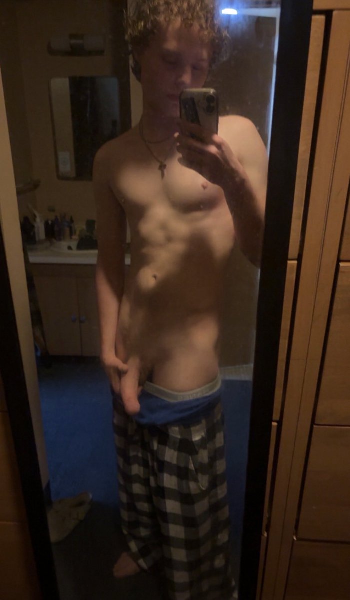 dtxbwc's tweet photo. i don’t pull out btw 😉 https://t.co/TSbbhXqVuy