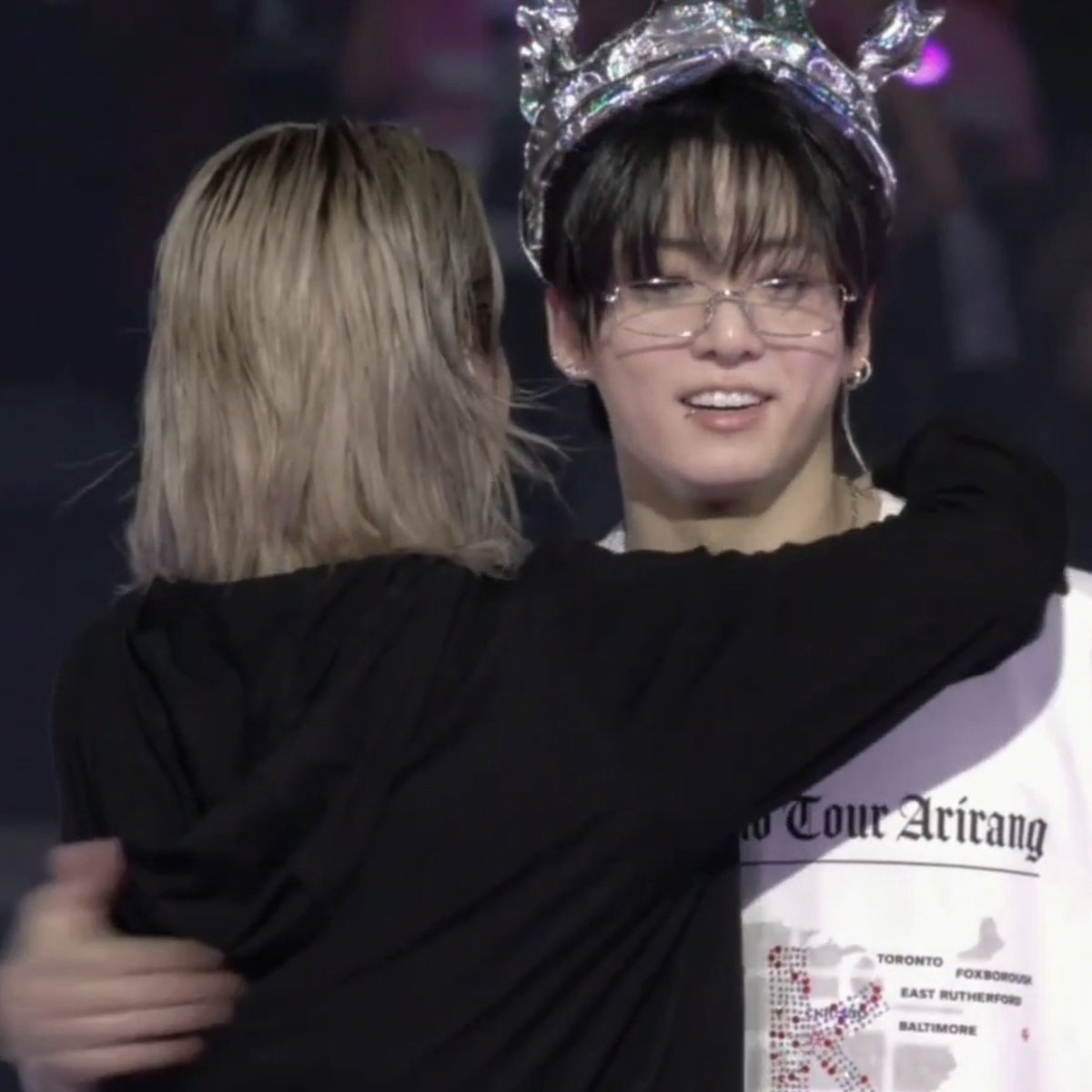 kmbrtz's tweet photo. not to be dramatic jikook hugs adds 10 yrs extra to my life span https://t.co/dWlIxqLoQa