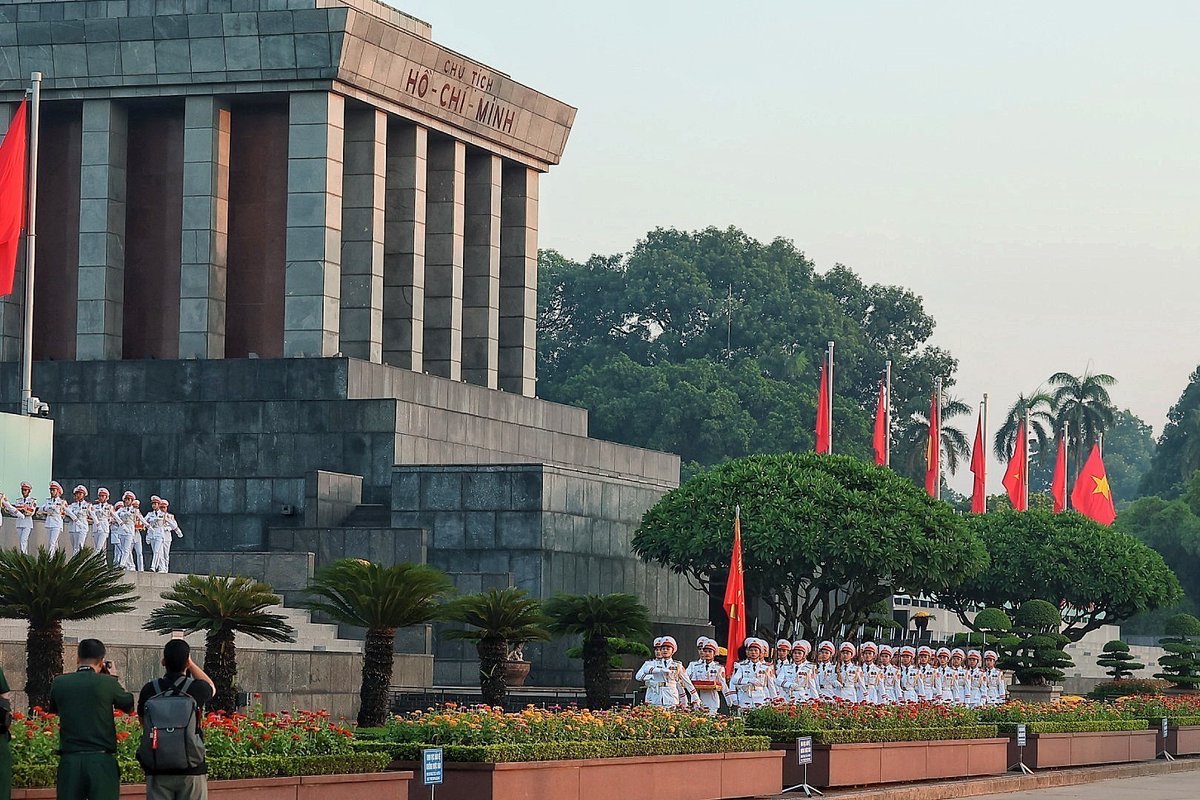 VietnamNewsVNS's tweet photo. 🇻🇳 Leaders from Laos 🇱🇦, China 🇨🇳, Cambodia 🇰🇭, Russia 🇷🇺, the DPRK 🇰🇵, Mongolia 🇲🇳, the US 🇺🇸, Japan 🇯🇵, France 🇫🇷 and the UK 🇬🇧 have sent congratulatory messages to Vietnamese leaders on the occasion of the 81st National Day (September 2).
👉 https://t.co/UDJNVpFP54 https://t.co/TLRmKjrU7P