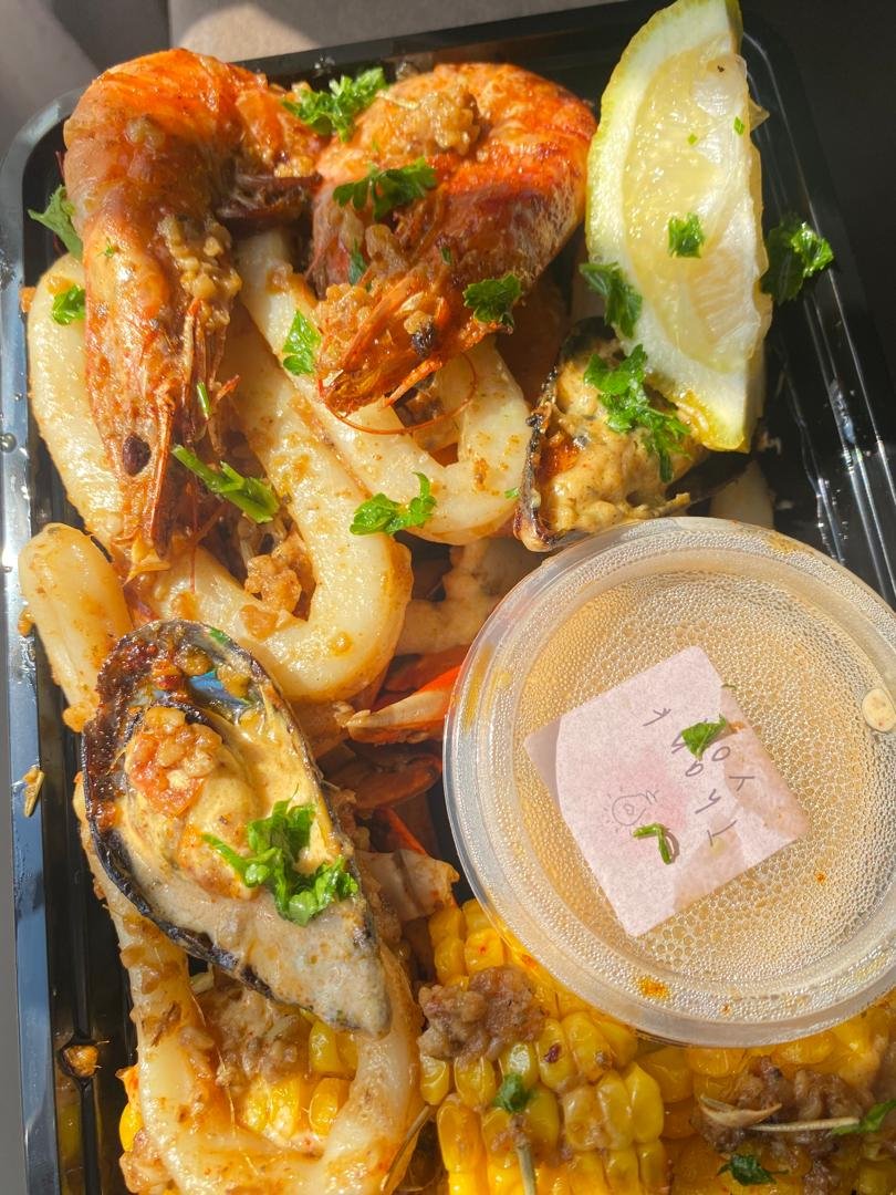 Ghizo721's tweet photo. Masiku akuthamanga, ma SEAFOOD adyedwe Friday lino. 🫵🏾

A few spots remaining. Get your tickets ASAP to be part of this!🤗

Tickets:  https://t.co/xqVdMnQD0w https://t.co/0bG3HbnhjY