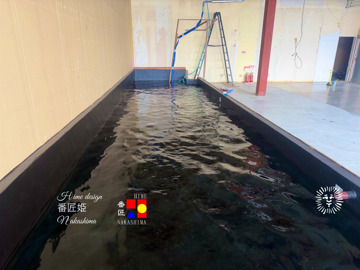 Himedesign's tweet photo. 水張り中
問題は長靴に穴が空いていて
役に立たない事かな

#水張り #防水 #防水検査 #水張り検査 #施工中 https://t.co/K83ylQOmFd
