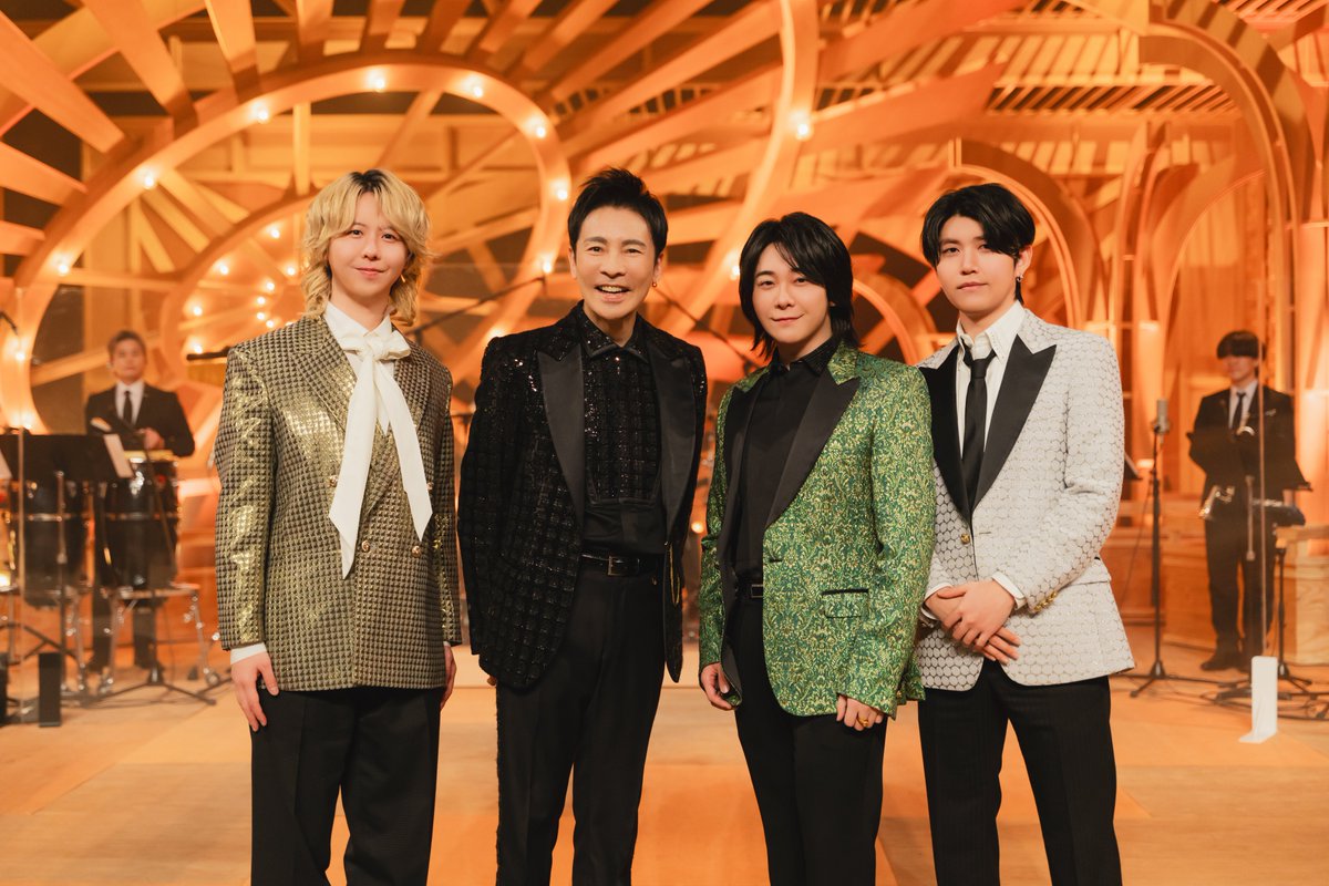 tbsTV_MGA's tweet photo. 📸❎テレビ×ミセス キリトリ

🎶名曲×ミセス🎶
🔥「GOLDFINGER '99」のオフショットを公開🥳
レジェンド #郷ひろみ さんとの熱いセッションはTVerで‼️
https://t.co/5K2rSjsBRL

#MrsGREENAPPLE
#テレビミセス https://t.co/DP7KT3NkvG