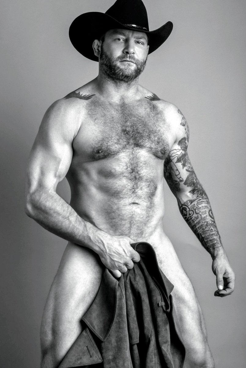 1Angardi's tweet photo. Vaquero...💪🏻🐻💪🏻 #Daddybear #cowboynation #TUESDAYGAINS #MartesDeMorboYProvocación #MartesDeEnseñarLasTetas #sexy #GuaposDeGym #daddymuscle #ColbyJansen #MalditaToalla #TattooTuesday https://t.co/9m3ebD3upN