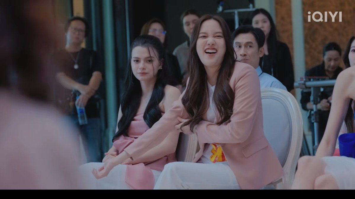 lin_camy's tweet photo. #NamneungNoey
#BNK48
#Namneung
#Noey
#四元素
#火之愛鏈The_Fire
#4Elements
#iQIYI
看到求婚那段
傍晚到日落戲可能最不好拍
因為要跟太陽搶時間
尤其是在秋冬,一下子天就暗了 https://t.co/OsEyKISHK4