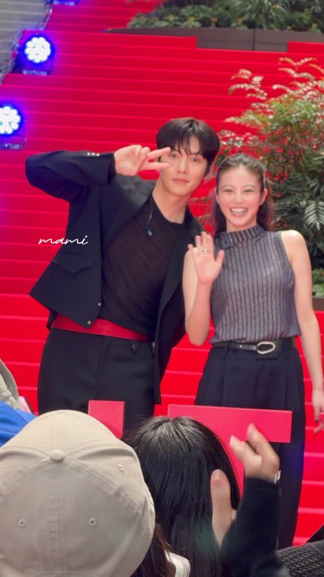 lovestruck1987's tweet photo. 아 미친 사진 떴다….
개안 https://t.co/TW8mvwE2sU