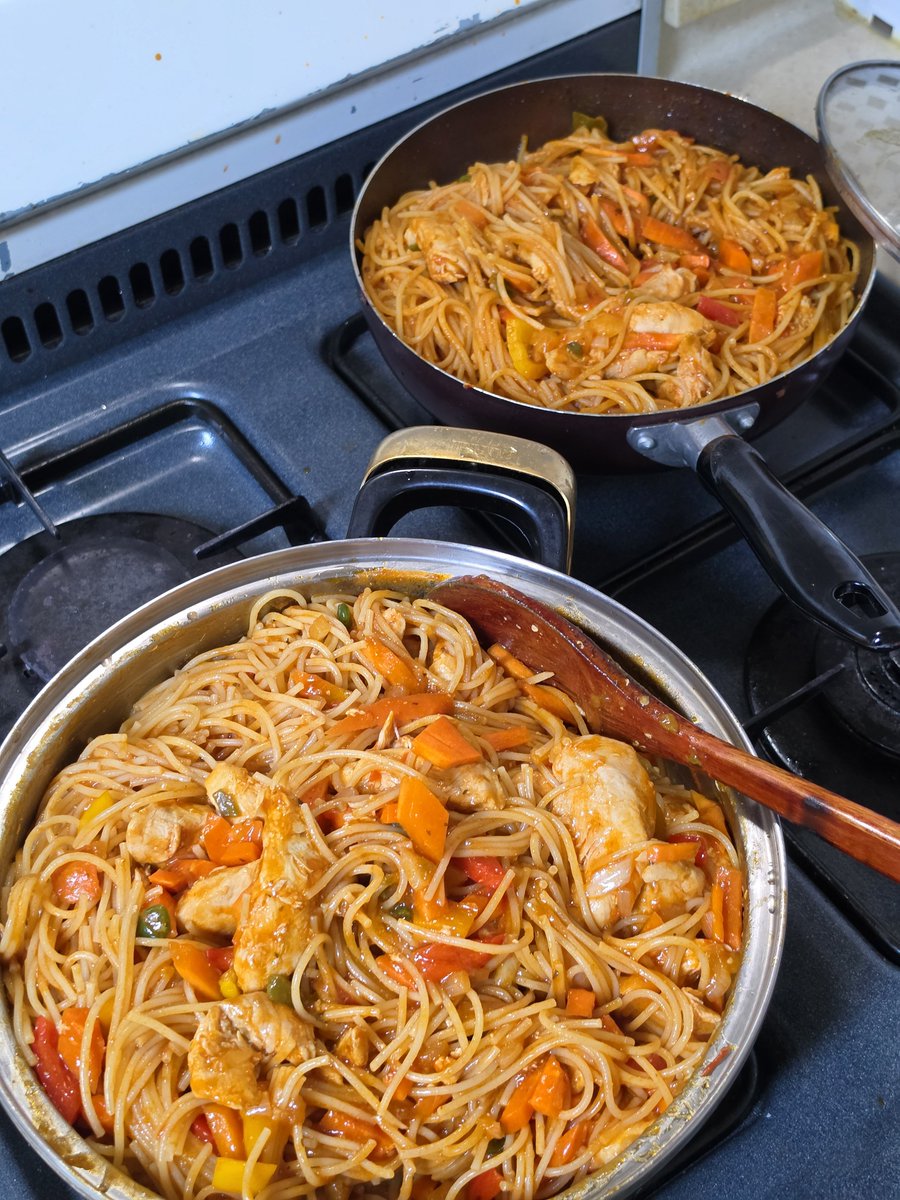 Victorokeke_'s tweet photo. I made a No Brand spaghetti. https://t.co/m2m5LNHzsB