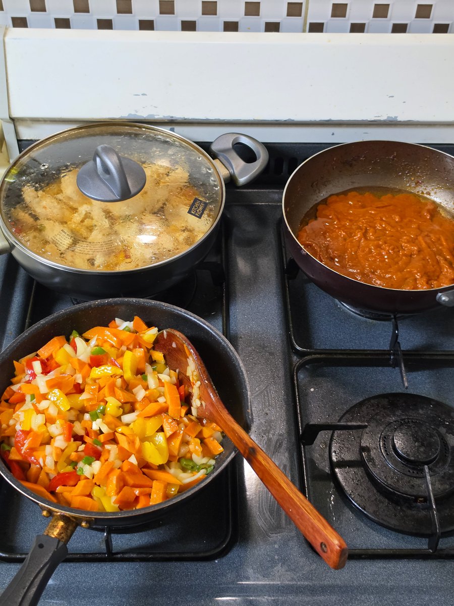 Victorokeke_'s tweet photo. I made a No Brand spaghetti. https://t.co/m2m5LNHzsB