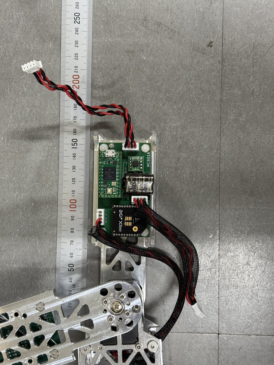 hogelungfish's tweet photo. How should I get started with robotics?

I’m really interested in it, but I honestly know almost nothing about robotics yet. 
If you don’t mind, I’d really appreciate it if you could recommend some good ways to get started. 🙇 https://t.co/5NIXz1CSuB