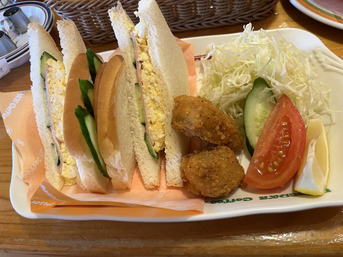 ikebouzu's tweet photo. 久しぶりのコメダ。平日のみの昼コメプレートちょうど良い https://t.co/a3hFl1XvXt