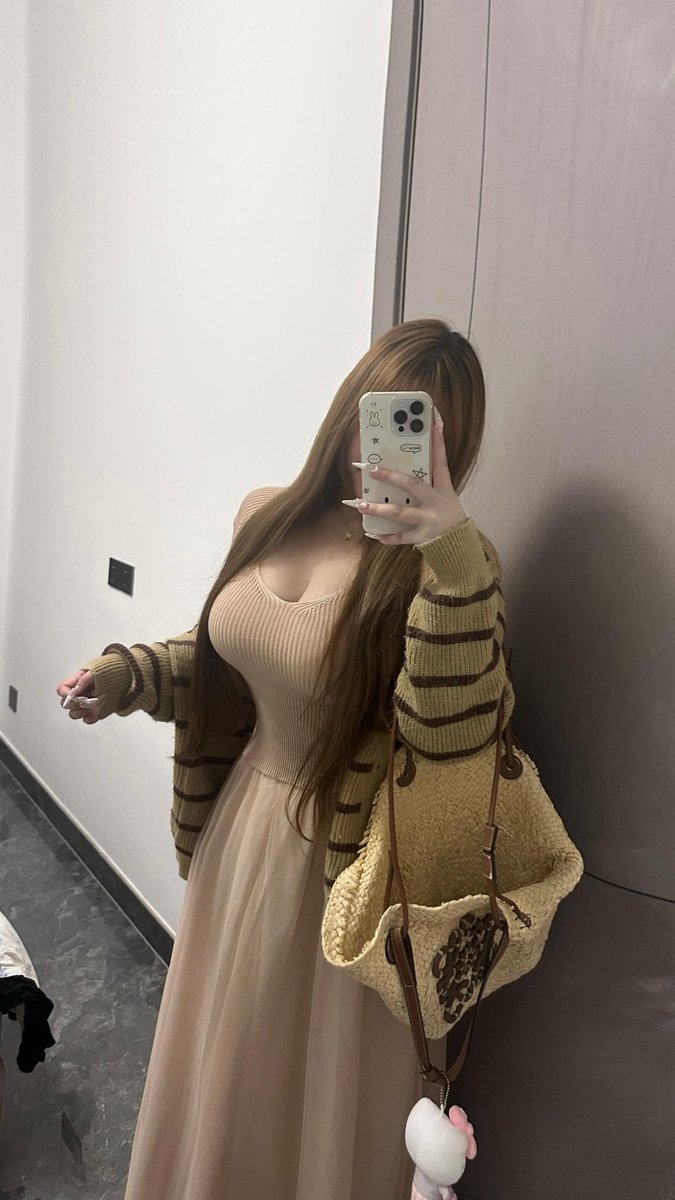 netoph3's tweet photo. 大阪で今から会える人急募♪
#大阪 #裏アカ女子 https://t.co/4mwp5YDsSq