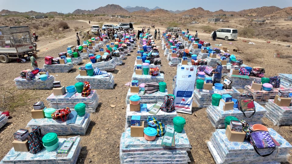 bcfhdorg's tweet photo. BCFHD has implemented an emergency (NFIs + Dignity Kits) assistance distribution activity for 191 families affected by displacement in Mawza' District. implemented in partnership with War Child, funded by the EU for Humanitarian Aid, and coordinated with the IDP Executive Unit. https://t.co/T3aVGJLcHN