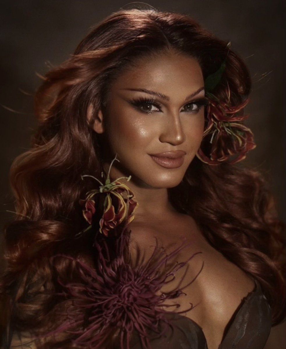Drag_Crave's tweet photo. Siam Phusri looks impeccable in celebratory birthday photos. 🎉 https://t.co/ReoV02Rhdn