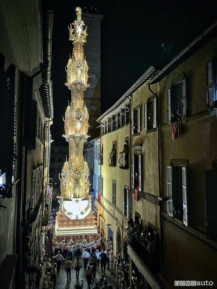 GenTVquadrata's tweet photo. C'è qualcuno di #Viterbo o che seguirà la #Macchina di #SantaRosa?
#2settembre https://t.co/vvjAwKodnt