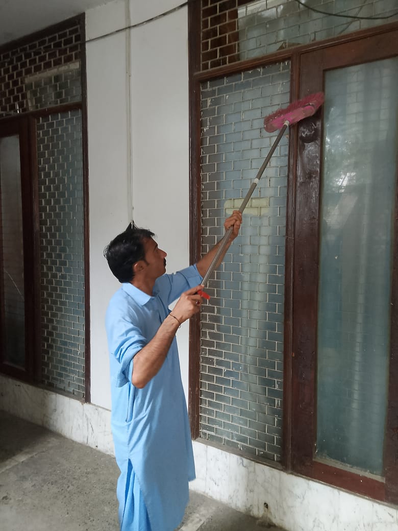 yomansehra's tweet photo. Week-long Cleanliness Campaign — Day 2 🌿 حکومتِ خیبر پختونخوا کی جانب سے جاری کردہ ہدایات کی روشنی میں ضلع یوتھ آفس مانسہرہ کی ہفتہ وار صفائی مہم کے دوسرے روز گزشتہ روز بھی صفائی ستھرائی کی سرگرمیاں جاری رہیں۔   #CleanlinessDrive #CleanAndGreenKP #DistrictYouthOfficeMansehra https://t.co/nZD0R8gpWW