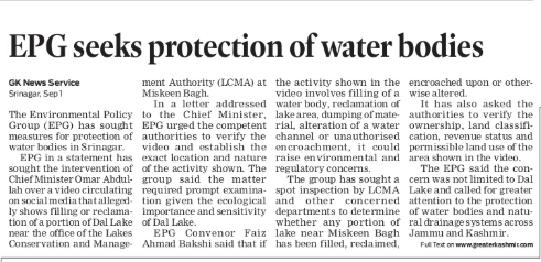 majidhyderi's tweet photo. Thanks EPG for raising the issue of Dal Lake burial.
But no Chief Minister or any former one will ever act or react to Save Dal.
This has been the history since 1947.
Before that Dogra Maharajas had Laws in place to protect environment.
#MJH 
#Kashmir https://t.co/YKGVwxCxaO
