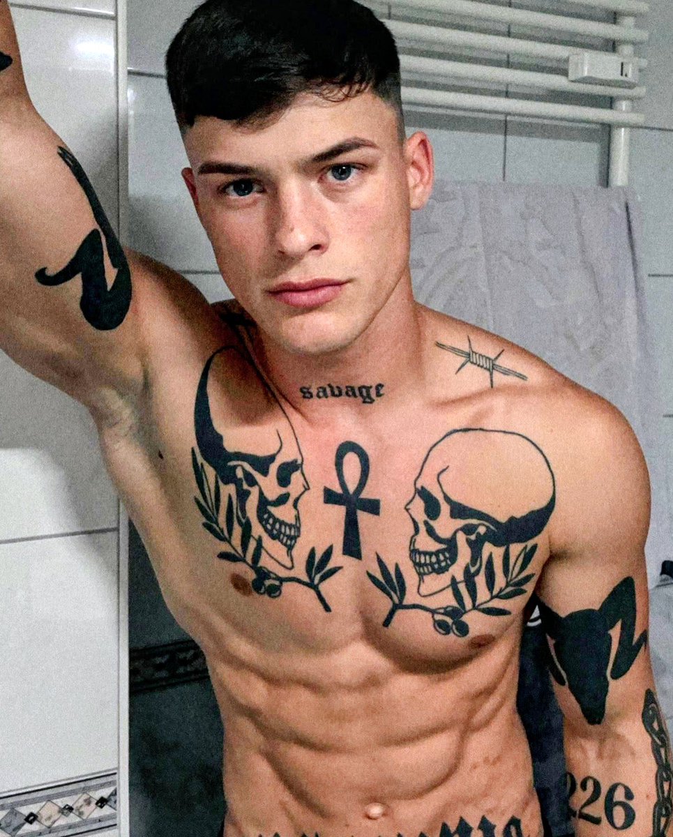 1Angardi's tweet photo. Selfie time...💪🏻🔥💪🏻 #musclehunk #TattooTuesday #MalditaToalla #martesdetentacion #musculoso #GuaposDeGym #handsomehunk #LoBuenoDelCalor #bodypaint #martesdeenseñarlastetas https://t.co/gzvq24gdbk