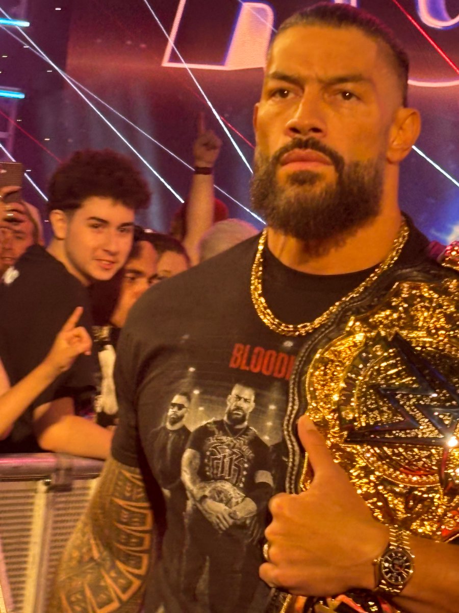Lisa8808070925's tweet photo. #WWECleveland #WWERAW @WWERomanReigns #RomanReigns https://t.co/l8Ekt2kDKu