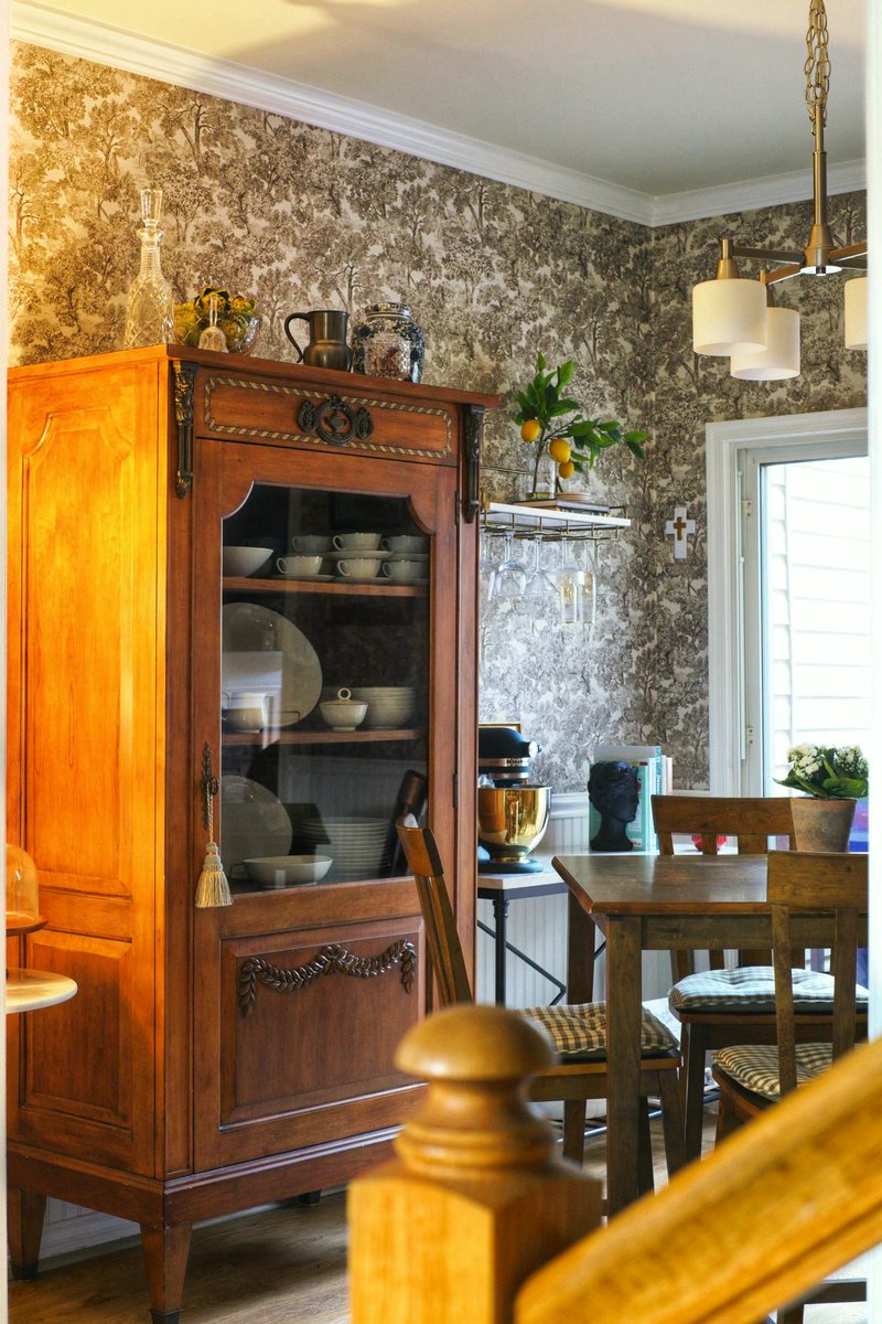 KarenMoorean's tweet photo. Kitchen looking cozy thanks to my wife’s wallpaper skills
#CozyRoom #Nghỉ https://t.co/ml4zXmOFsb