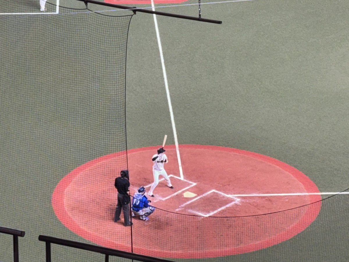 saetateki's tweet photo. 巨人の試合観戦へ⚾️🧡
ばっちり衣装で行ってきました😉
楽しかった〜😃
代打で坂本勇人選手が登場すると
会場は大騒ぎに！！
そして最後は
石塚選手のサヨナラ打！！
劇的な勝利に大興奮でした🙌🧡
最高の試合をありがとう🙏

#巨人試合観戦　#サヨナラ勝利
#ばっちり衣装　#最高の試合
#感動の瞬間 https://t.co/kJaP2nnWGC