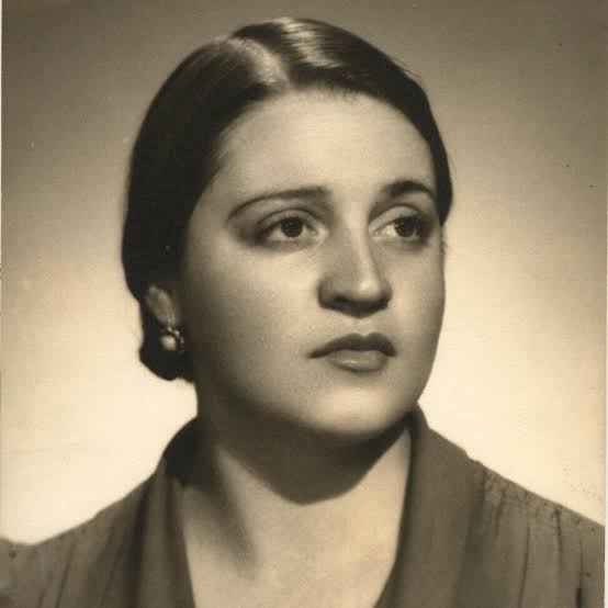 PassparTours's tweet photo. Un 9 de septiembre de 1908 nace la artista plástica mexicana Aurora Reyes #BuenosYFeministasDías #Efemérides #UnDíaComoHoy #FelizMiércoles https://t.co/Z2UCyrVjts